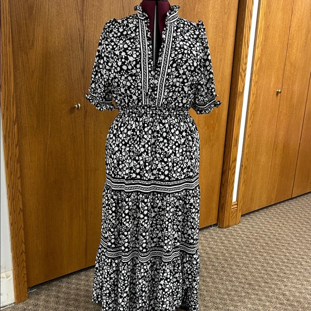 Black and White Floral Women's Dress - Picture 1 of 10